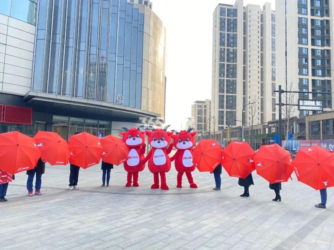 星著柏悦府“百强敏捷为临安定芯”游街活动图