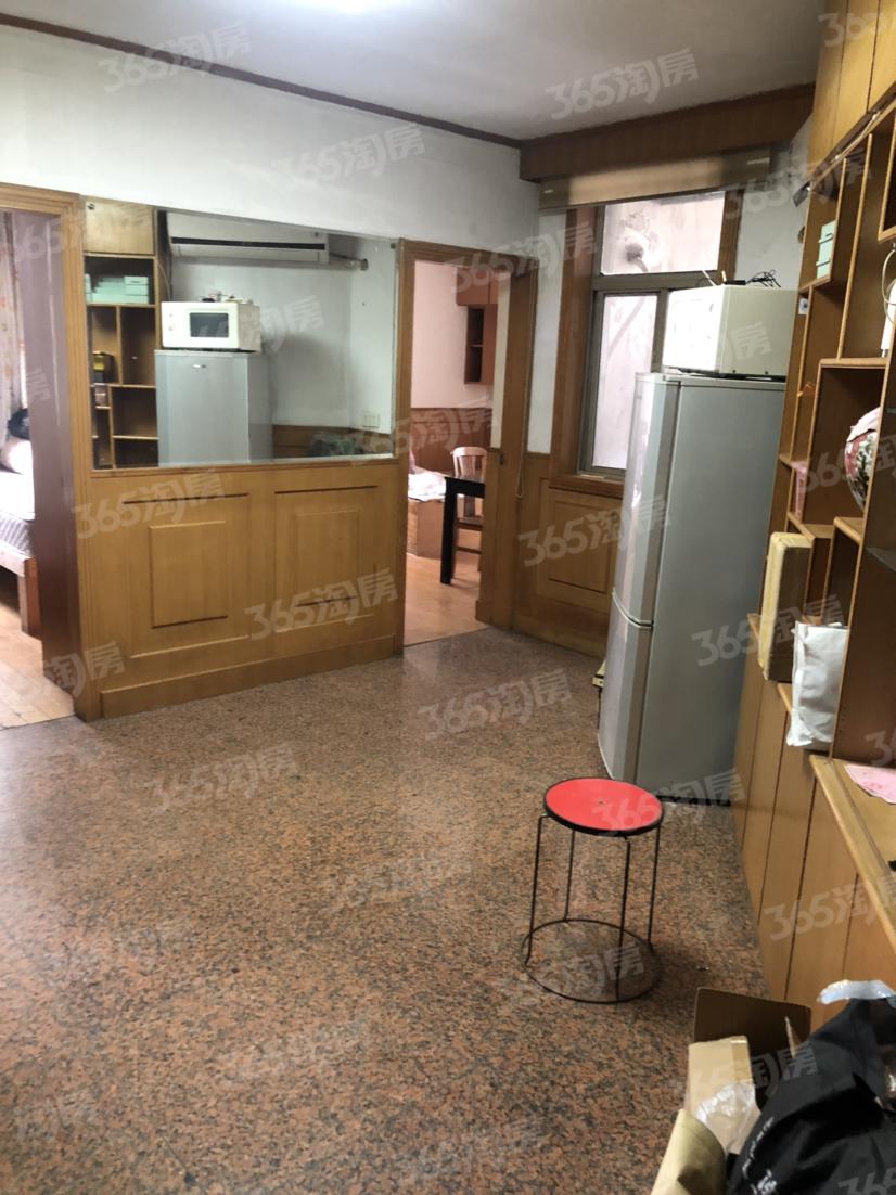 游府新村1室1厅1卫42平米整租精装
