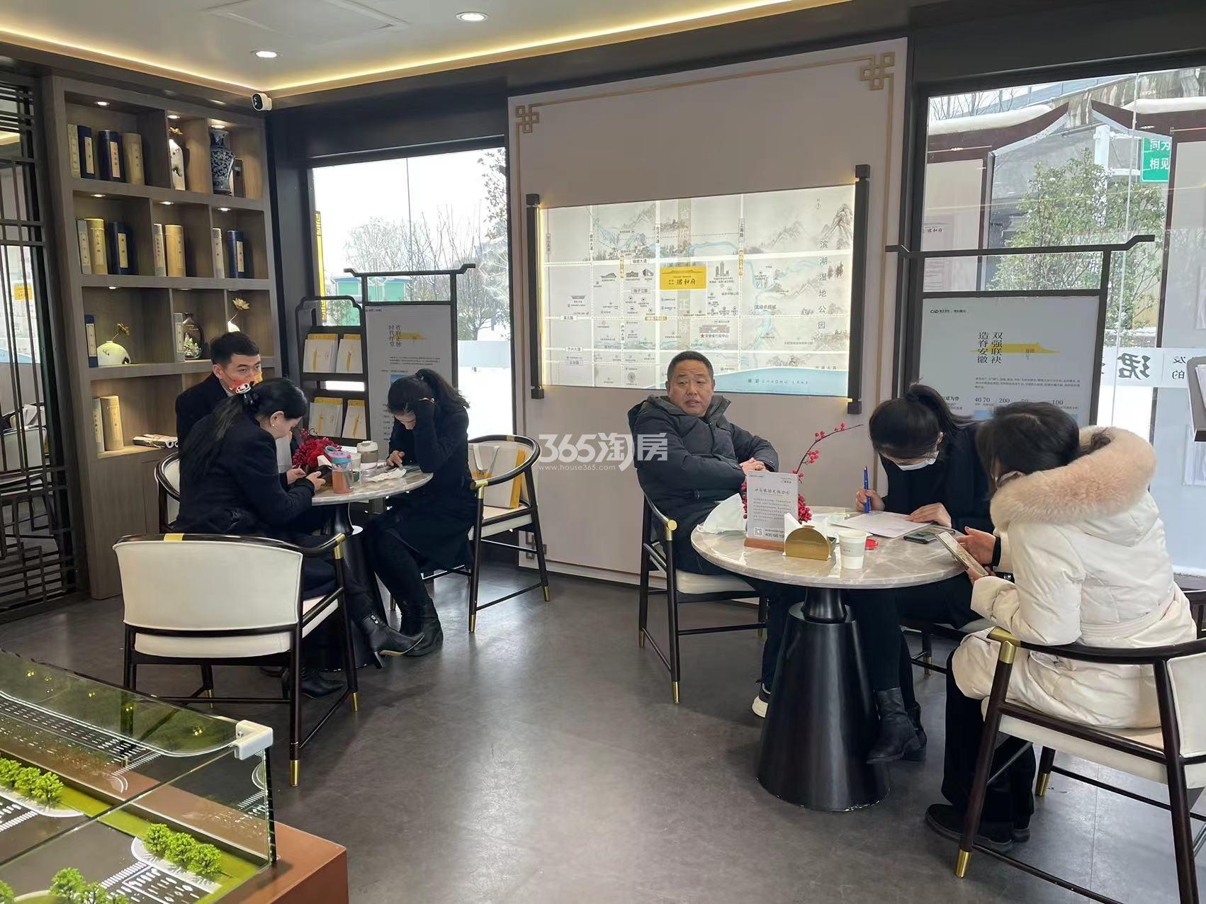 建发美的·珺和府售楼部大门实景图(2022.2.8)_合肥建发美的·珺和府_合肥新房网_365淘房